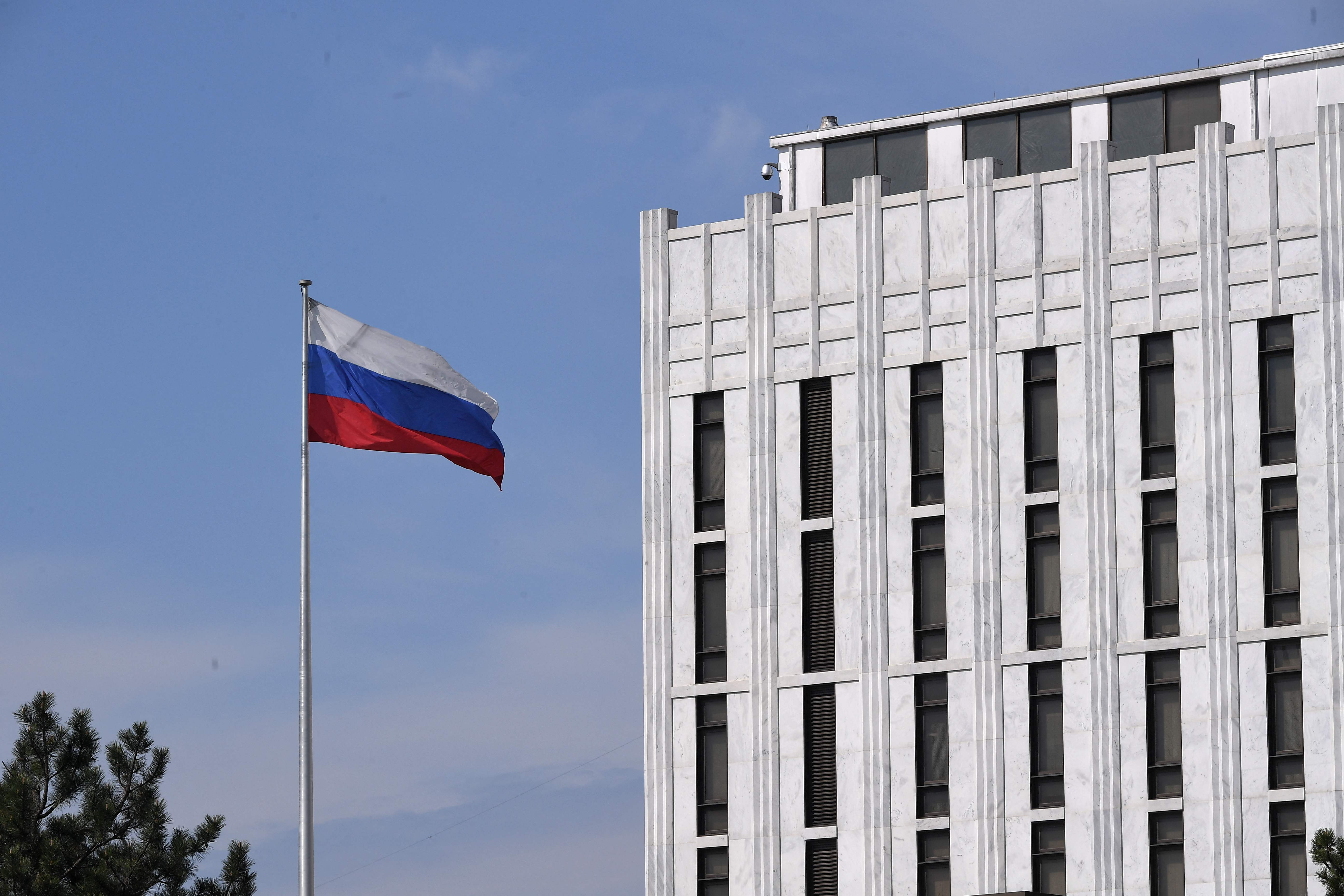 EE.UU. sanciona a agente ruso vinculado a campaña de Donald Trump