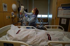 EEUU atribuye al COVID-19 aumento significativo en muertes