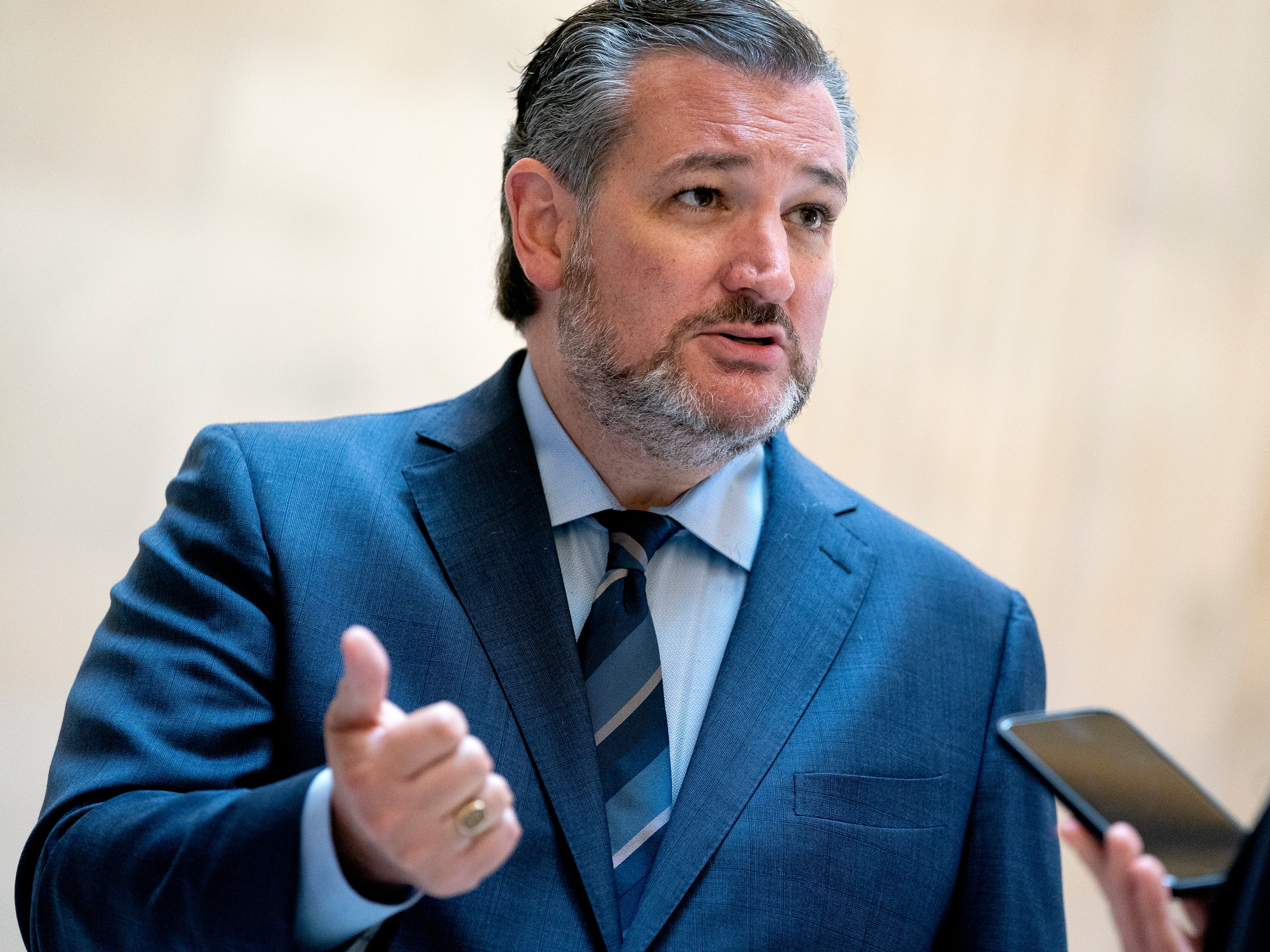 Ted Cruz se niega a usar máscara en el Capitolio: ‘Prácticamente todos están vacunados’