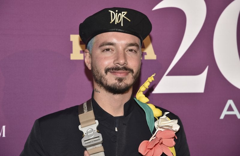 J Balvin confirma que será padre con una tierna foto