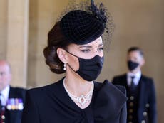 Kate Middleton hace un conmovedor homenaje al Príncipe Felipe con su collar