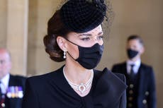 Kate Middleton hace un conmovedor homenaje al Príncipe Felipe con su collar