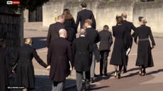 ¿Unidos por el dolor?: El Príncipe Guillermo y el Príncipe Harry charlan en el funeral del Príncipe Felipe