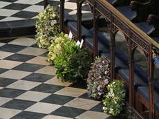 El significado simbólico detrás de todas las flores en la corona de Harry y Meghan para el Príncipe Felipe