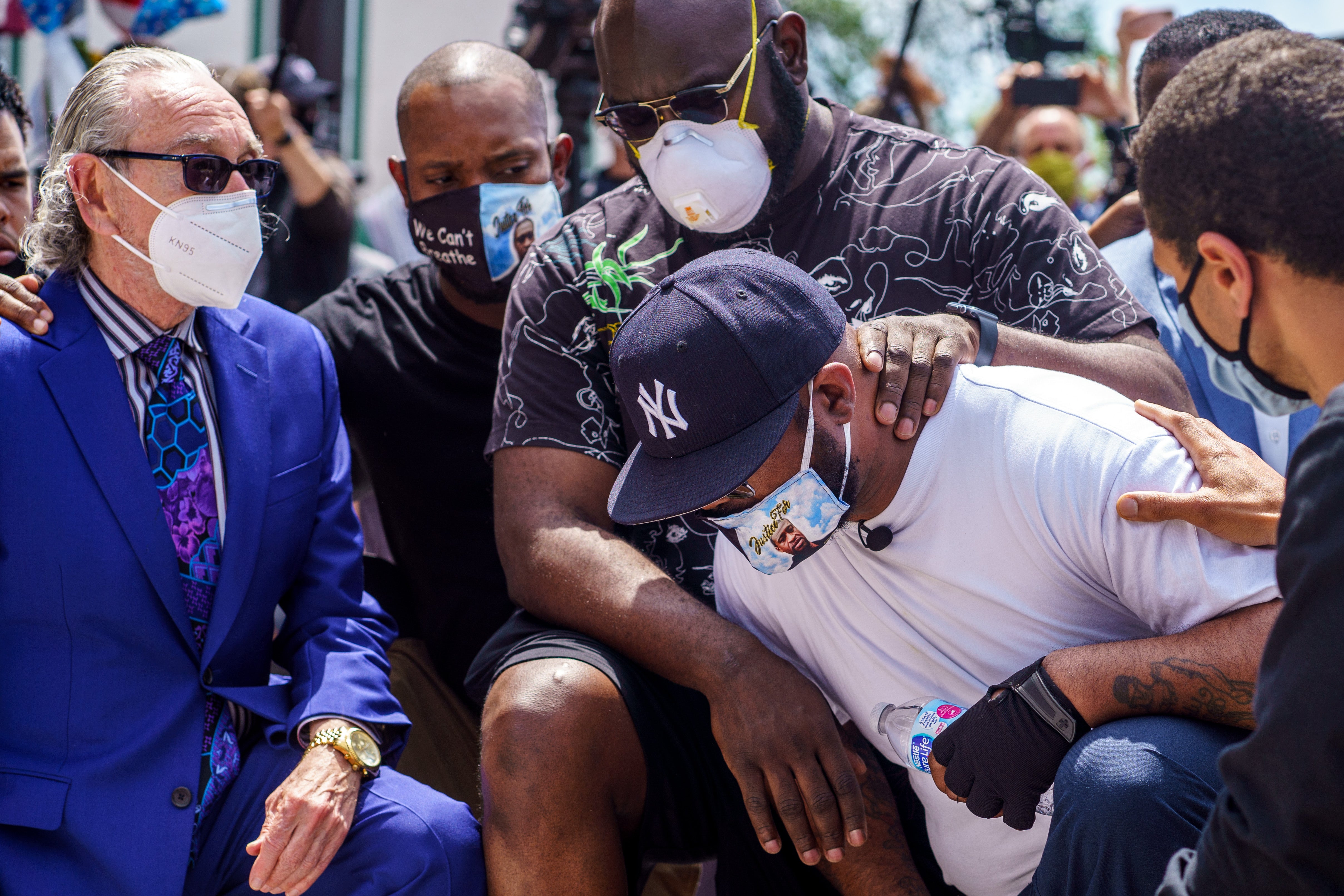 Entrevista al hermano de George Floyd: “Tengo que caminar donde él no pudo caminar, hablar donde él no pudo hablar, amar donde él no pudo amar”