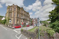 Anciana es dada de alta de hospital y llevada a casa equivocada en Gales