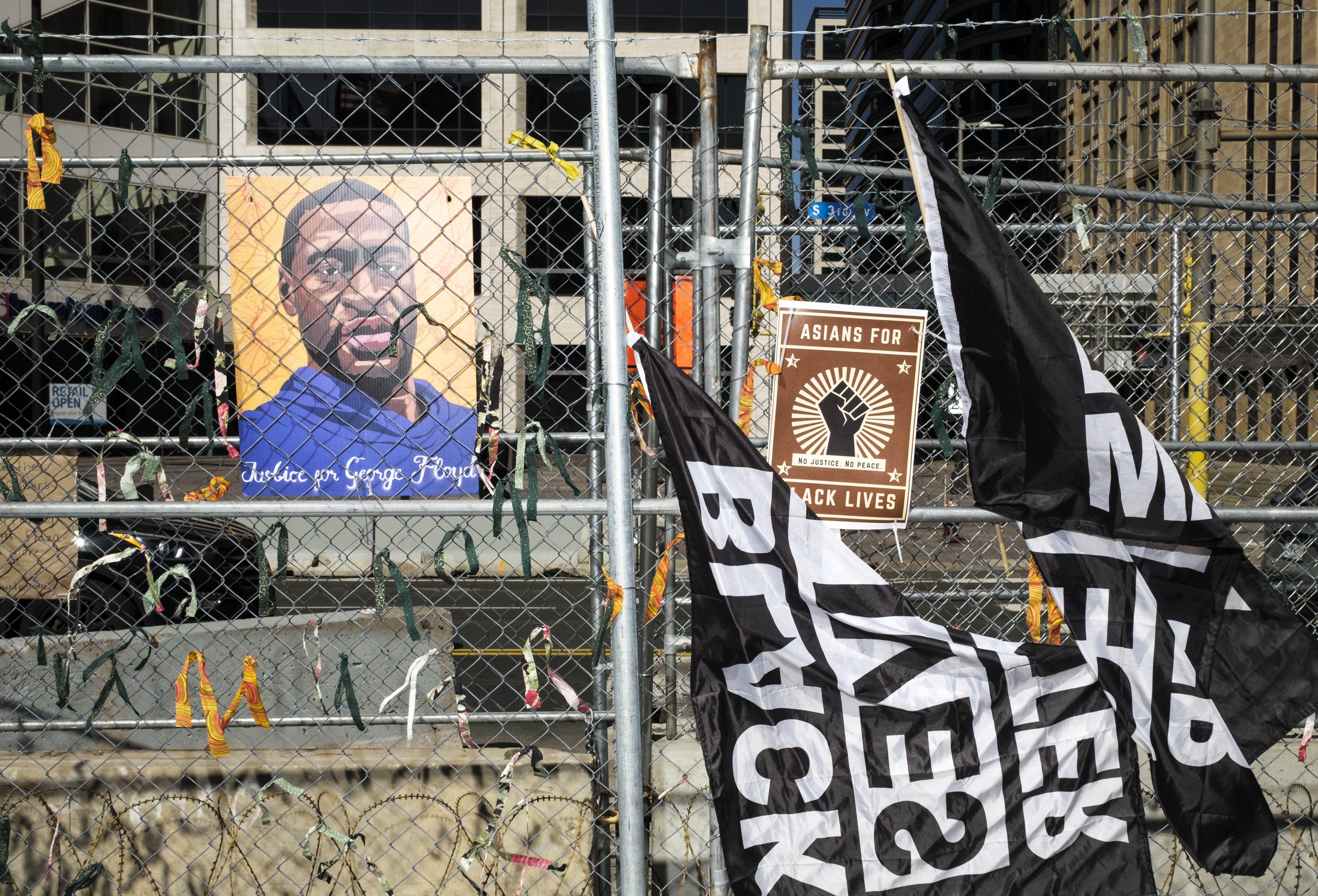 Derek Chauvin enfrenta hasta 40 años de cárcel después de ser declarado culpable de todos los cargos