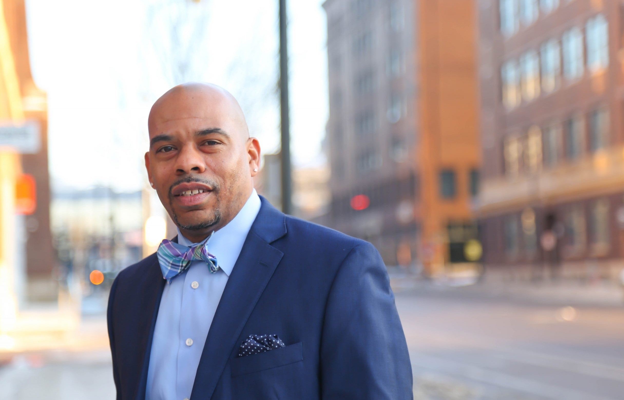 ¿Por qué detuvieron a un reportero en las protestas por muerte de Daunte Wright?