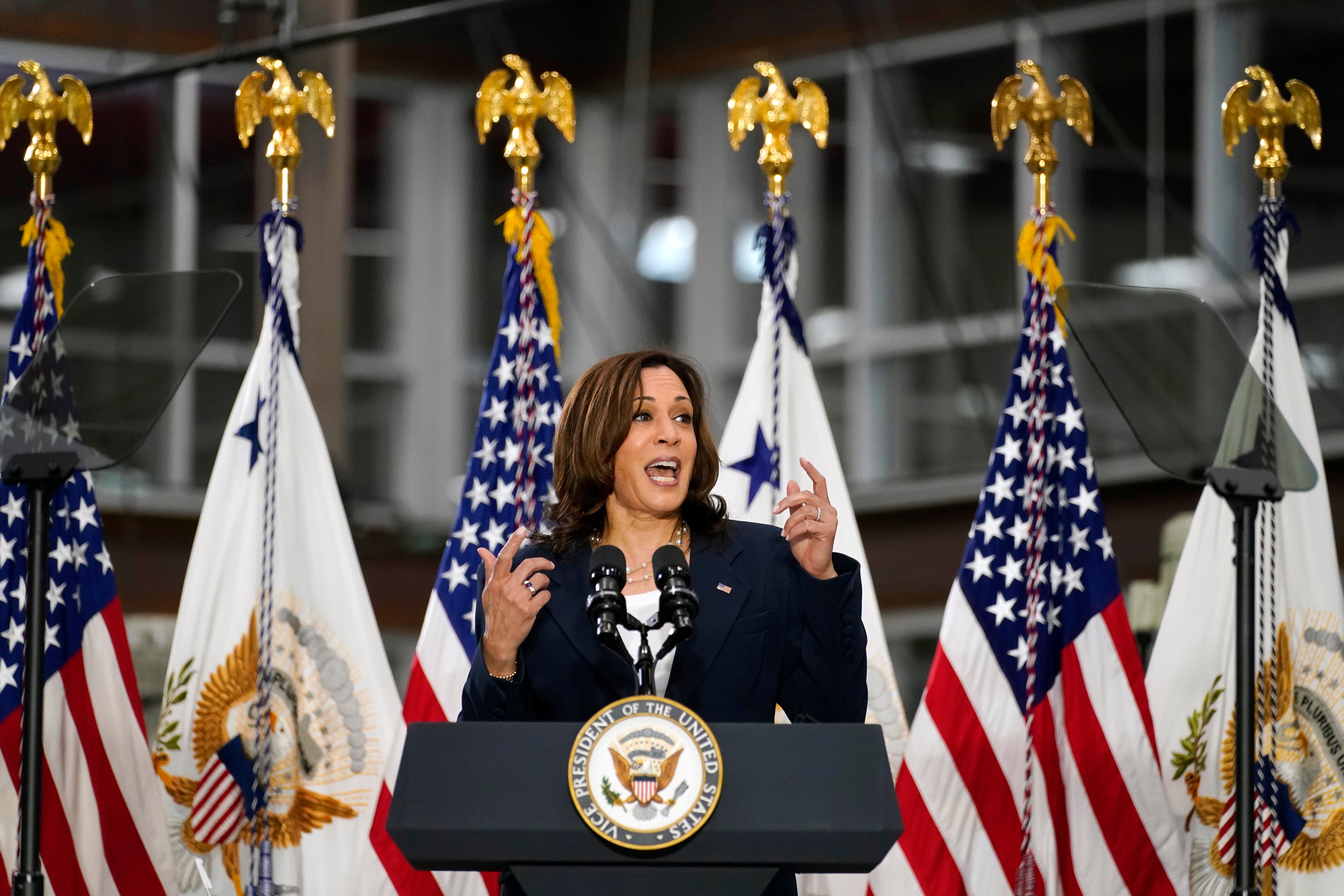 ¿Qué dice Kamala Harris sobre el plan de empleo masivo estadounidense?