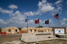 Vacunan contra COVID a mayoría de prisioneros en Guantánamo