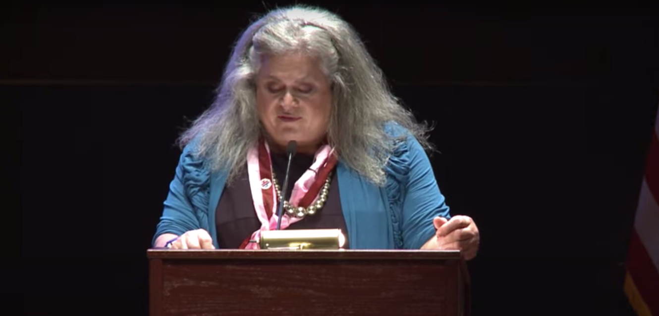 Multimillonaria trans de EE.UU. amenaza con irse de Tennessee por los proyectos de ley anti-trans