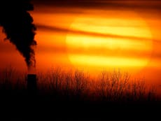 Biden anuncia que EE.UU. reducirá emisiones de carbono hasta en 52% para 2030