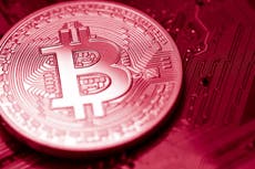 Se desploma precio del Bitcoin cae por debajo de los 50,000 dólares
