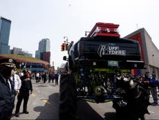 Ataúd de DMX es llevado a través de Brooklyn en un monster truck mientras los motociclistas se unen al tributo del ícono del rap