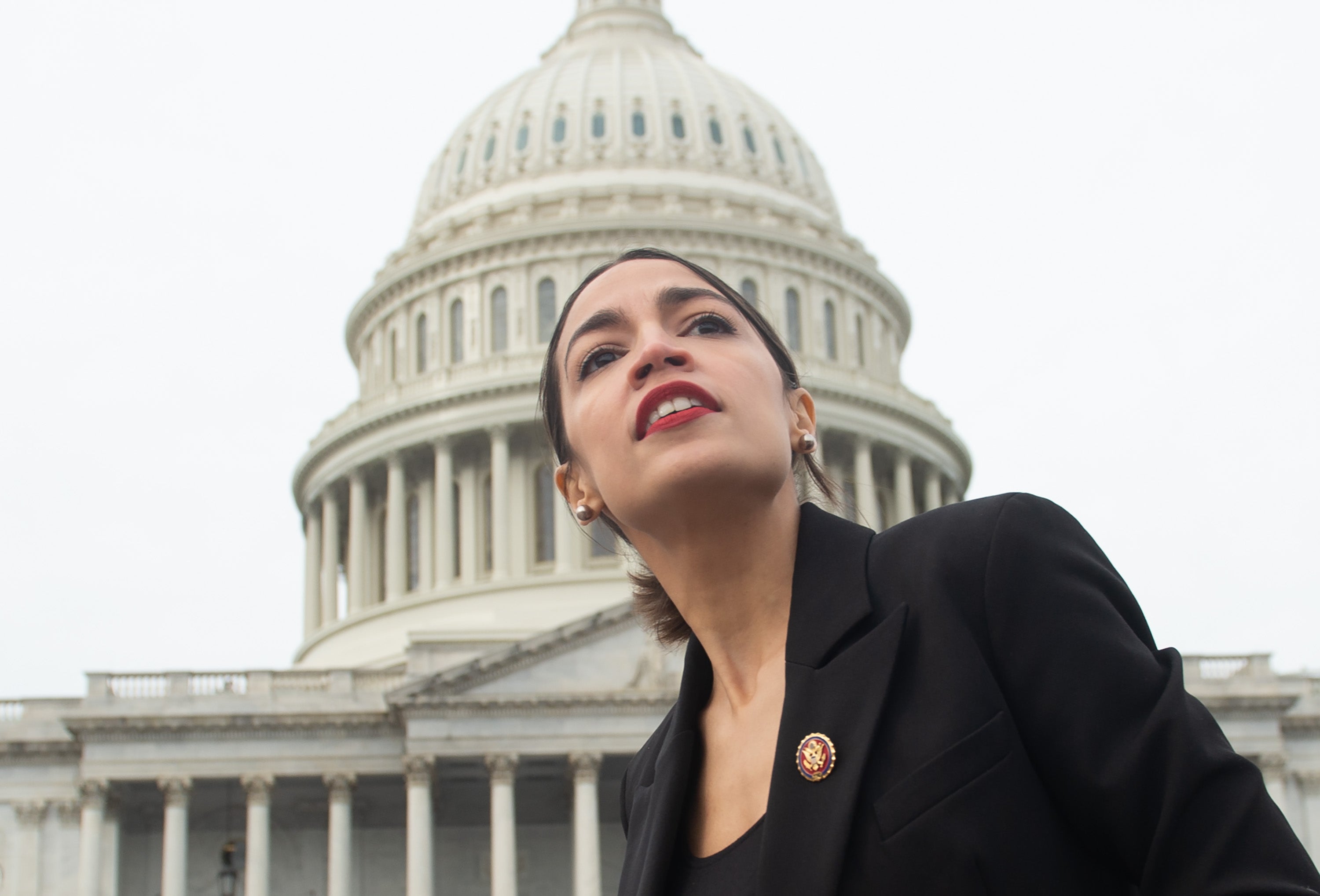 Biden ha “superado las expectativas” para los progresistas: Alexandria Ocasio-Cortez