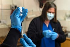 Unión Europea demanda a AstraZeneca por falta de entrega de la vacuna COVID