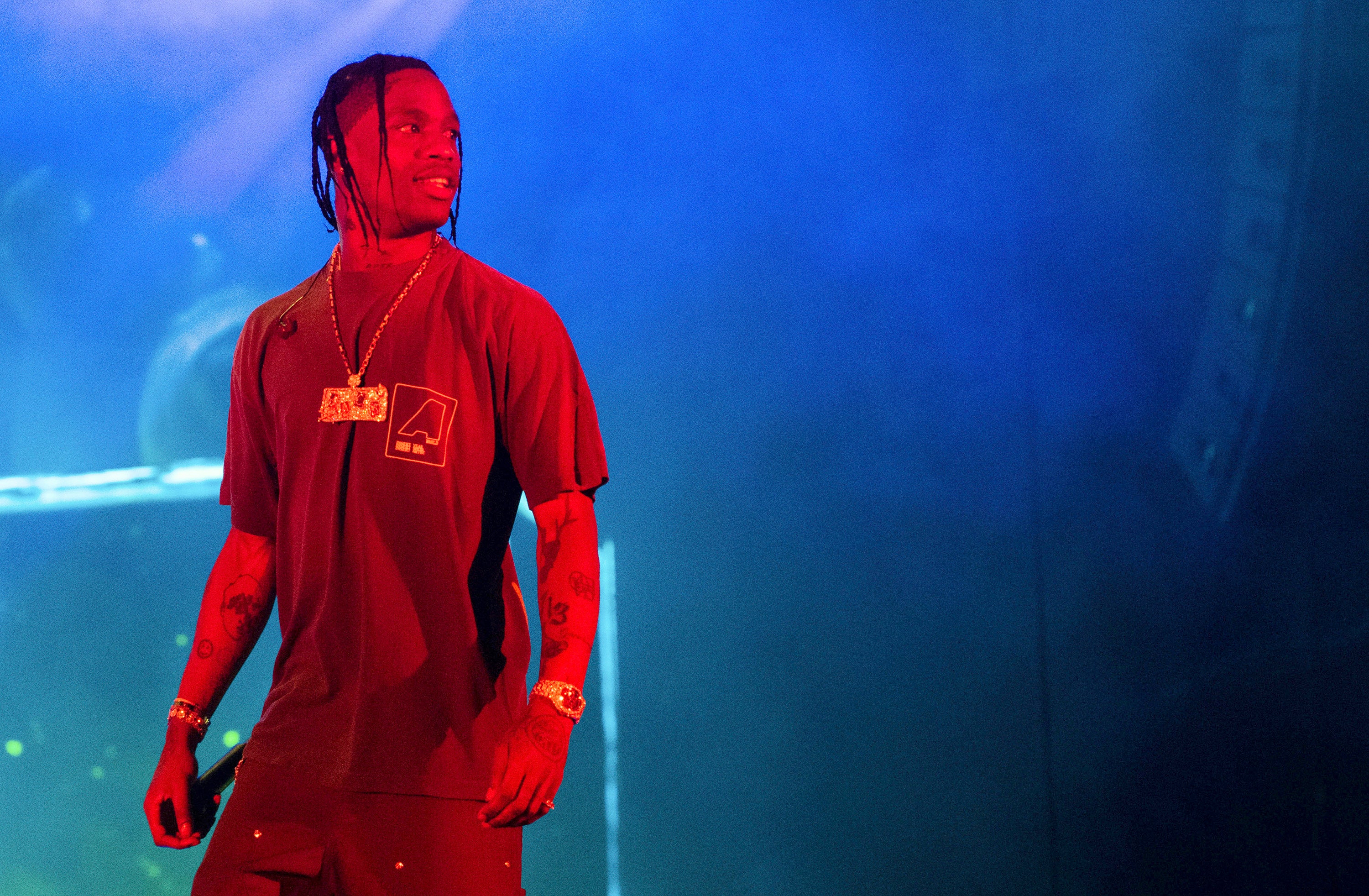 Travis Scott, “devastado” por accidente durante su concierto en Astroworld que mató a ocho