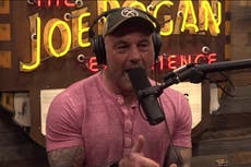 Jóvenes “sanos” de 21 años no deberían preocuparse por recibir vacuna, asegura Joe Rogan