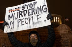 Casi mil personas han muerto en incidentes policiales desde el asesinato de George Floyd