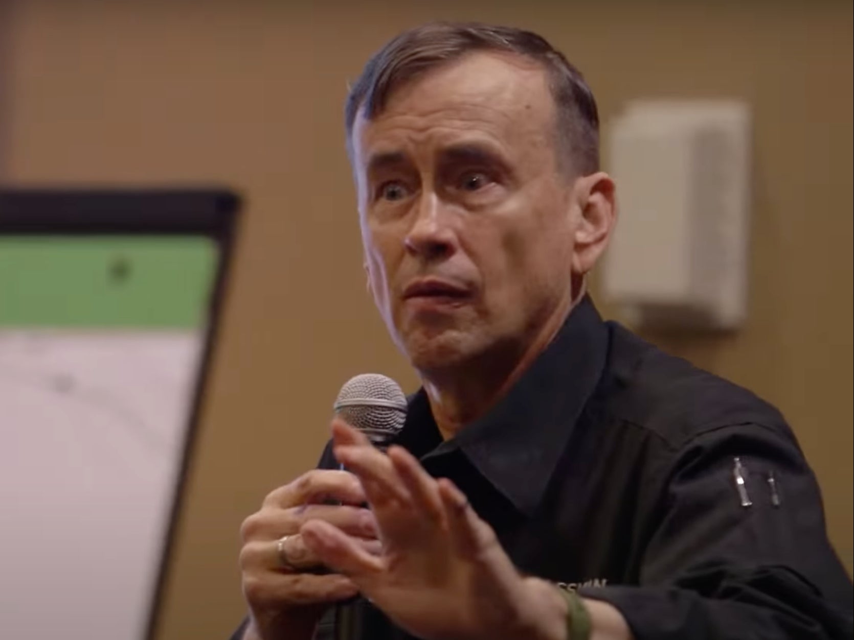 Entrenamiento de policía es cancelado; surge video donde el ponente habla de buen sexo después de matar a alguien