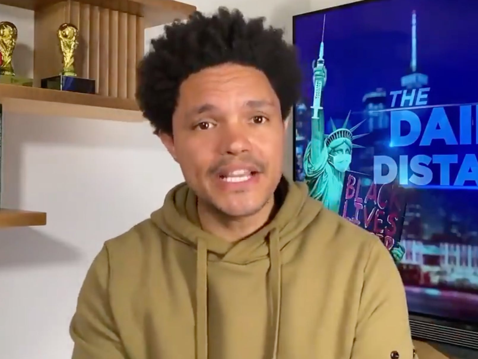 Trevor Noah acaba con Ted Cruz, después de que el senador de Texas intentara burlarse de él en Twitter