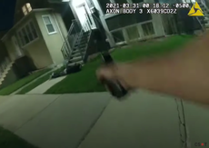 Nuevo video muestra a policía disparando a Anthony Alvarez mientras huye