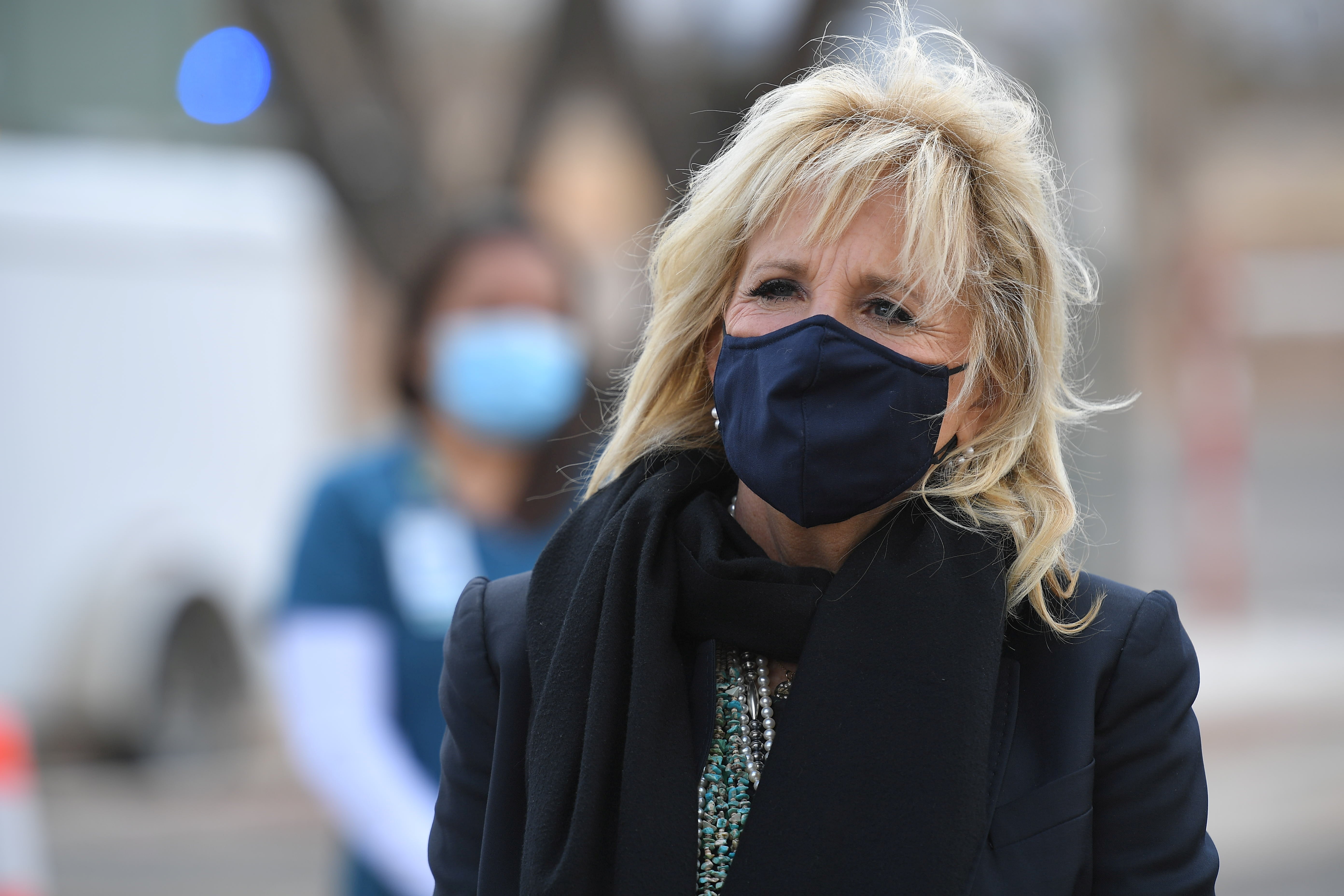 La lista de invitados “virtual” de Jill Biden incluye a una adolescente transgénero y a un dreamer