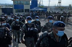 Enfrentamiento en una cárcel de Ecuador deja cinco reos muertos
