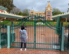 Reabre el parque temático Disneyland en California