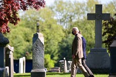 Obispos católicos de EE.UU. aprueban documento que podría negar Comunión a Biden por su apoyo al aborto