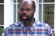 Hombre negro esclavizado por un jefe blanco durante 5 años debería recibir $500.000, dictamina la corte