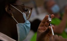 Europa estudia usar vacuna coronavirus de Pfizer en menores