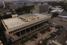 El Salvador: Bukele advierte que saldrán más funcionarios