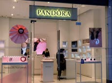 Pandora dejará de usar diamantes extraídos en sus productos