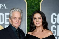 Michael Douglas dice que Catherine Zeta-Jones vivió “incómoda” al compartir casa con ex esposa, Diandra Luker