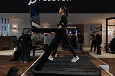 Empresa Peloton retira máquinas de correr después de la muerte de un niño