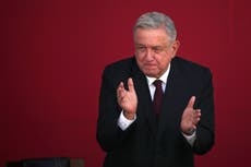 Antes de hablar con Kamala Harris, AMLO critica a EEUU