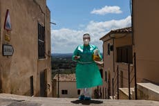 España: vacuna COVID-19 llega a vulnerables en zonas rurales