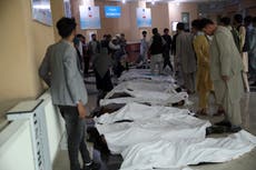 Suben a 50 los muertos en el ataque a una escuela de Kabul