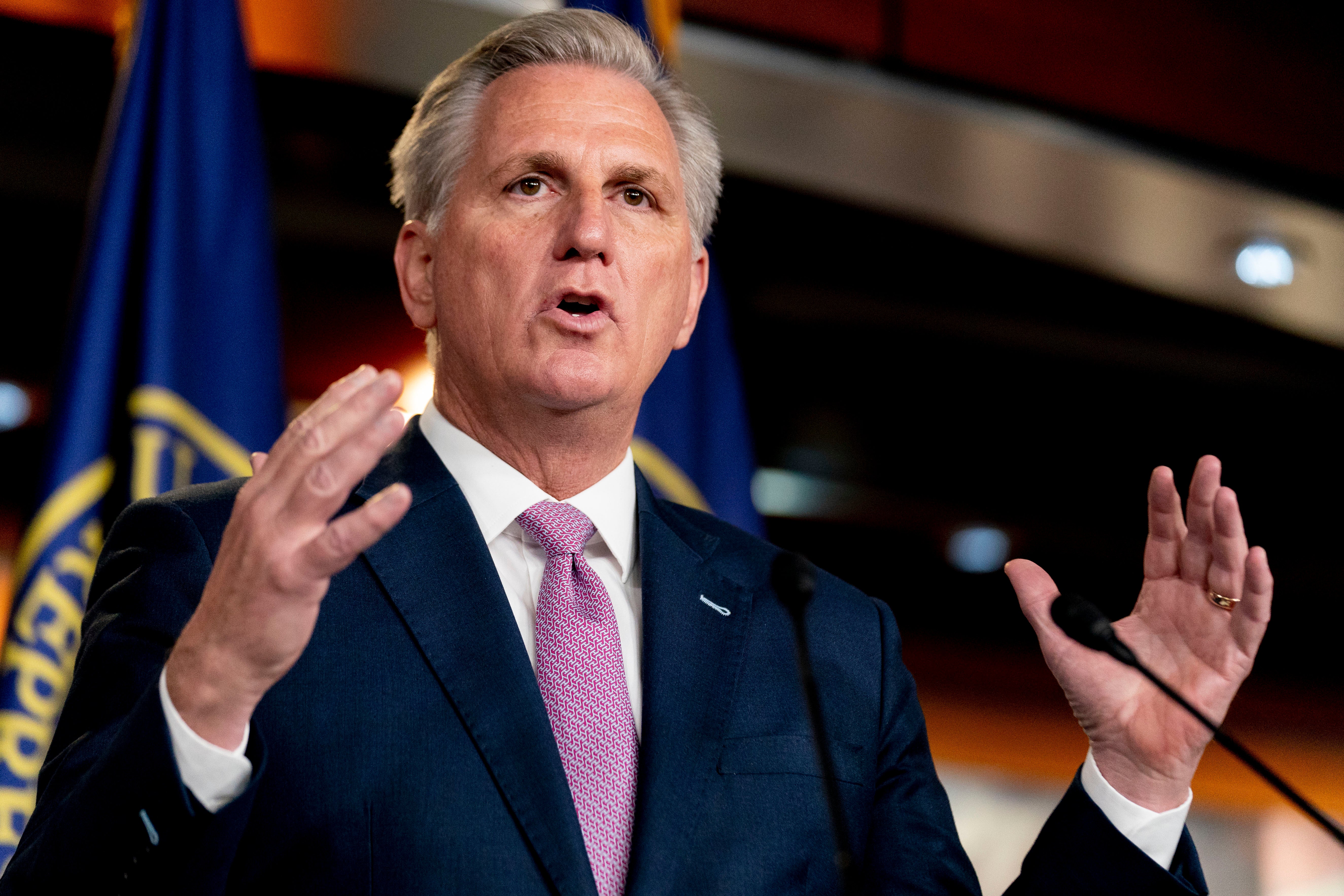 Kevin McCarthy rechaza la comisión bipartidista de disturbios del Capitolio tras ser acusado de encubrir a Trump