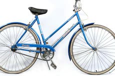 Abogado estadounidense causa revuelo al comprar la bicicleta de la Princesa Diana para exhibición de la supremacía blanca