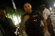 Corte de Florida falla contra madre negra arrestada por filmar a la policía que detiene a su hijo