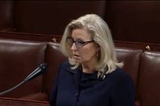 Un accesorio de ropa de Liz Cheney tenía un mensaje oculto para los republicanos