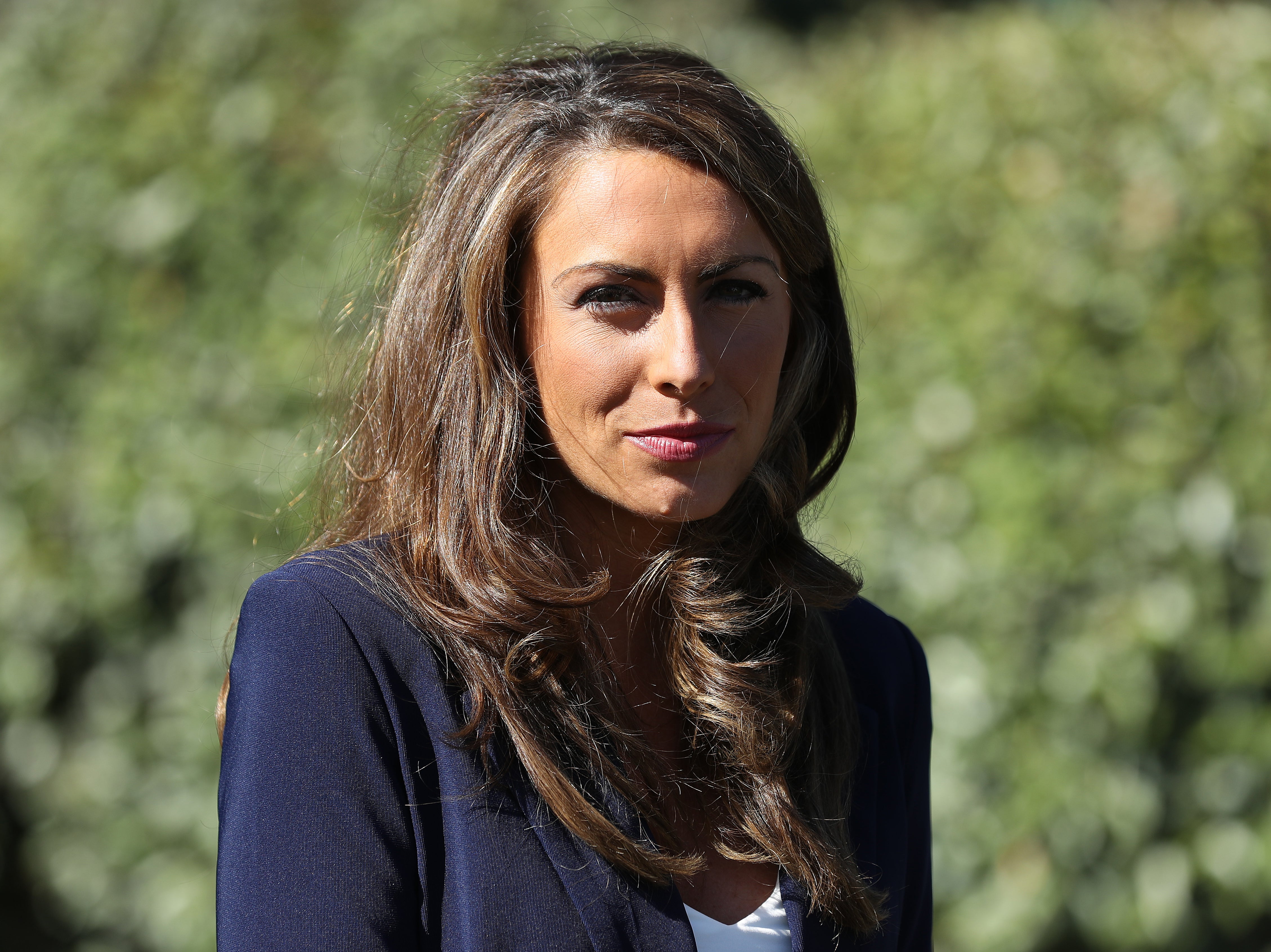 Exdirectora de prensa de Trump elogia a Cheney e insta al Partido Republicano a dejar de vender mentiras electorales del expresidente