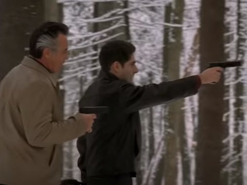 Paulie (Tony Sirico) y Christopher (Michael Imperioli) en el clásico episodio de "Los Soprano" "Pine Barrens"