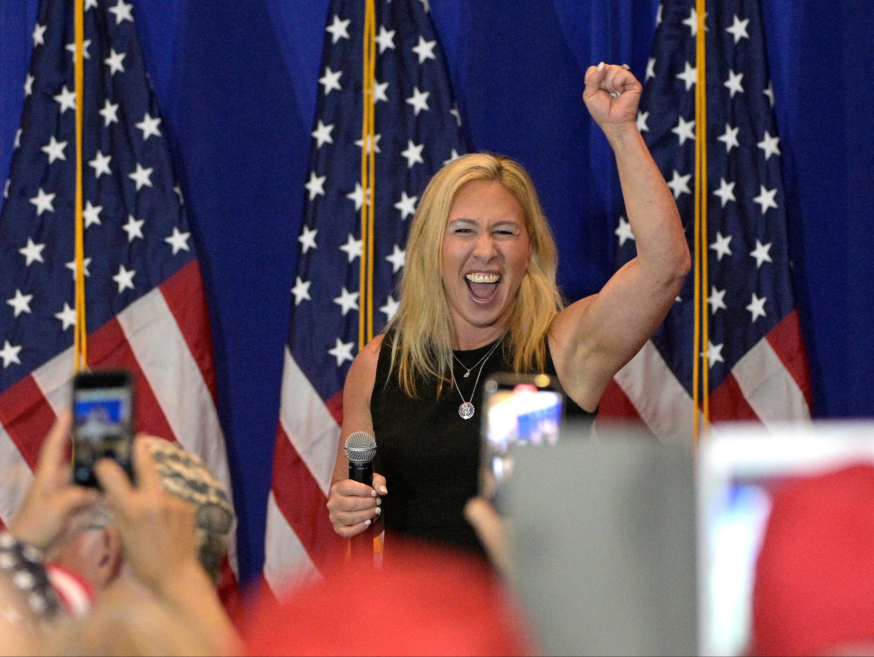 Ocasio-Cortez pide mayor seguridad en el Congreso tras ser acosada por Marjorie Taylor Greene