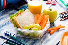 Cómo los padres se aseguran de que sus hijos coman comidas nutritivas