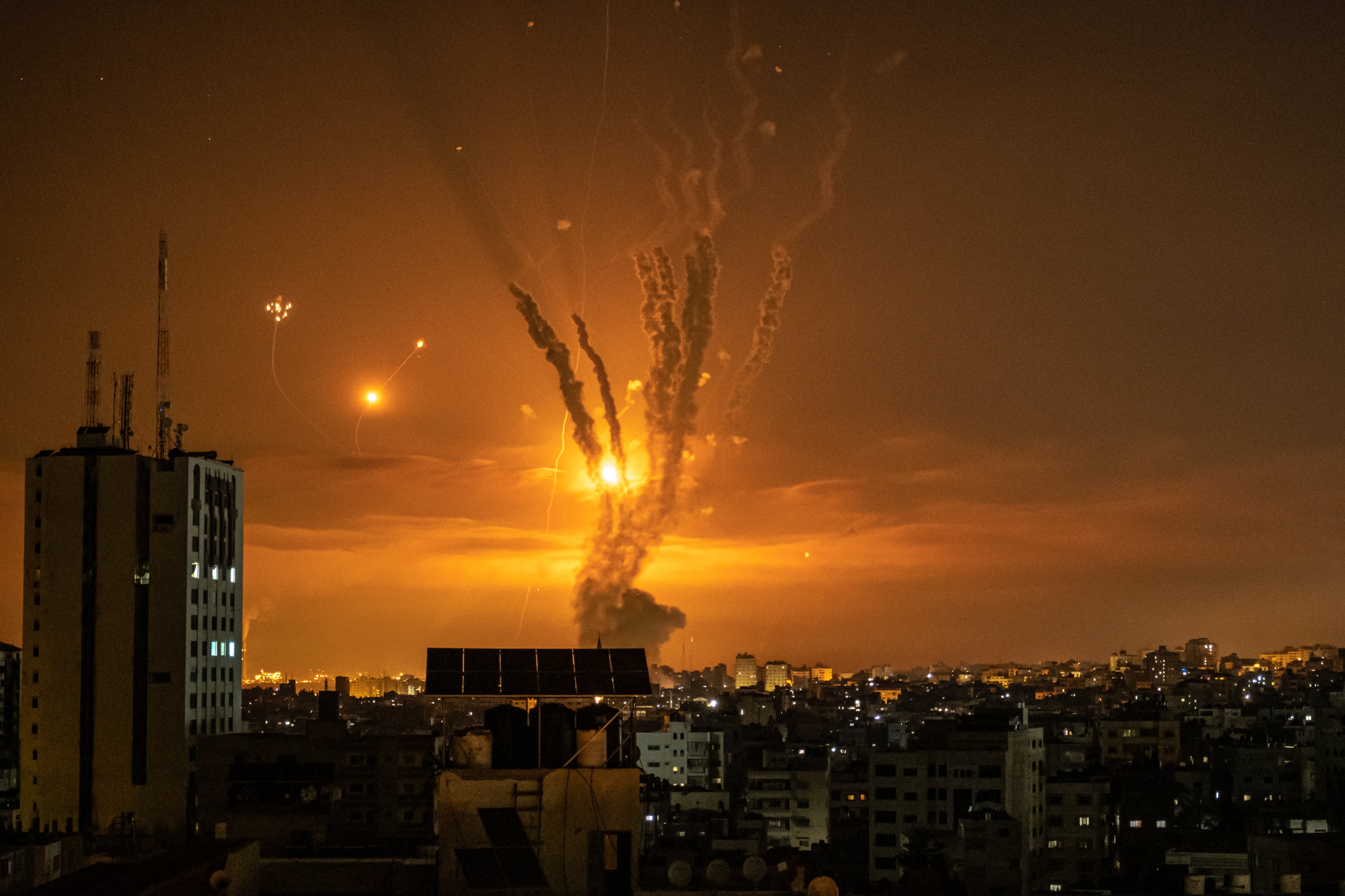 Cohetes son disparados hacia Israel