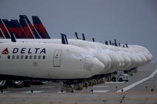 Delta Air Lines cobrará 200 dólares a empleados que no se apliquen la vacuna contra COVID-19