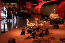 China logra posar sonda espacial en Marte por 1ra vez